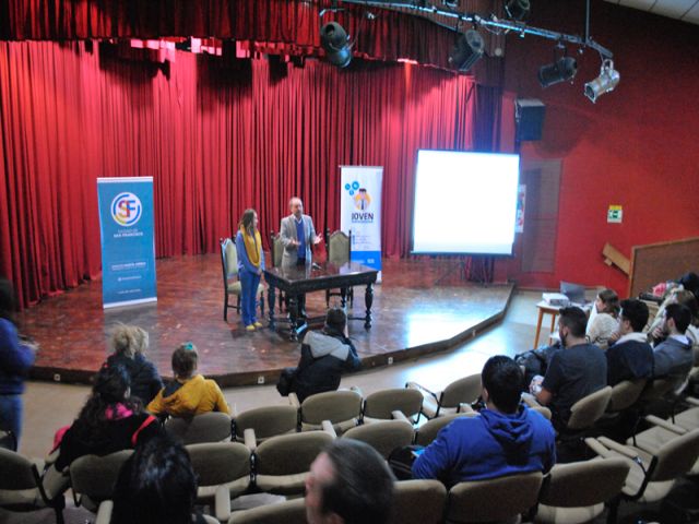 Se brindó capacitación de inducción al emprendedurismo para la obtención de créditos