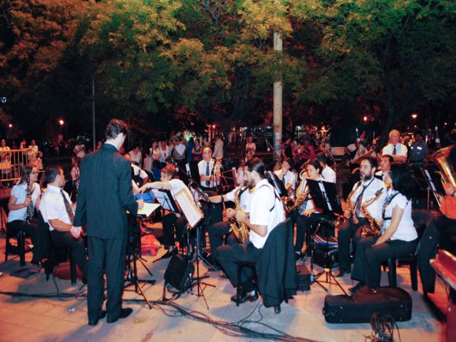 Se concretó una nueva Retreta de Bandas de la ciudad