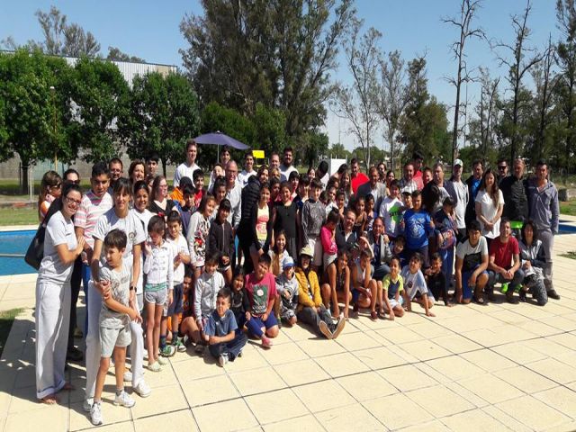 Inició la Temporada de Verano 2017/2018 en el Polideportivo Municipal 