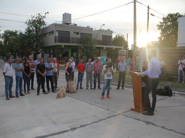 El intendente García Aresca inauguró oficialmente la primera obra realizada con la Planta Hormigonera Municipal