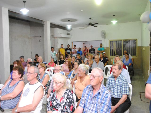 García Aresca entregó subsidio a barrio San Francisco para inicio de obra de gas