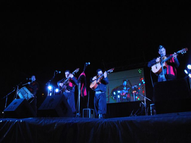 Gran cantidad de vecinos disfrutaron de una nueva noche de La Peatonal de la 25