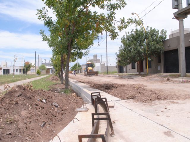 Avanza el cordón cuneta en Magdalena