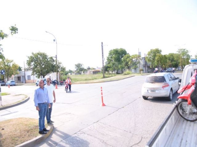 Agente policial de la provincia lesionando por joven que intentó evadir control de tránsito 