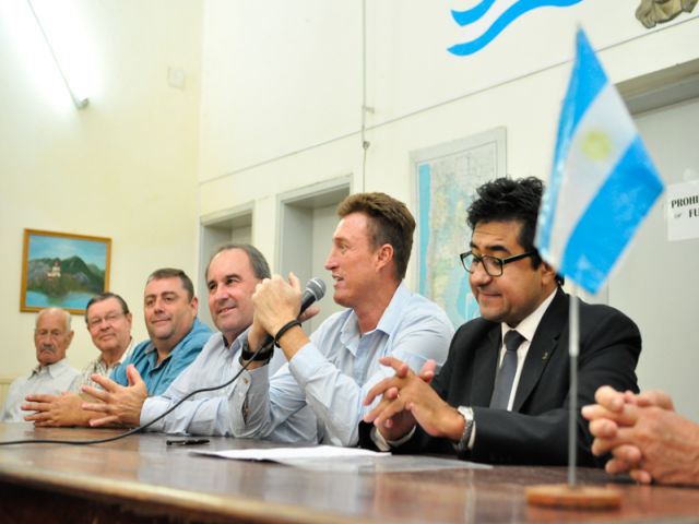 Anunciaron talleres municipales para adultos mayores