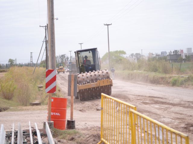 García Aresca recorrió al avance del cordón cuneta de Av. de la Universidad