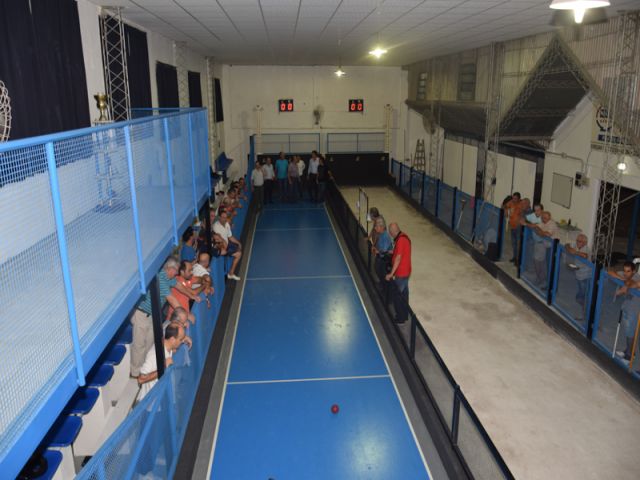 Antártida Argentina inauguró su cancha de bochas sintética