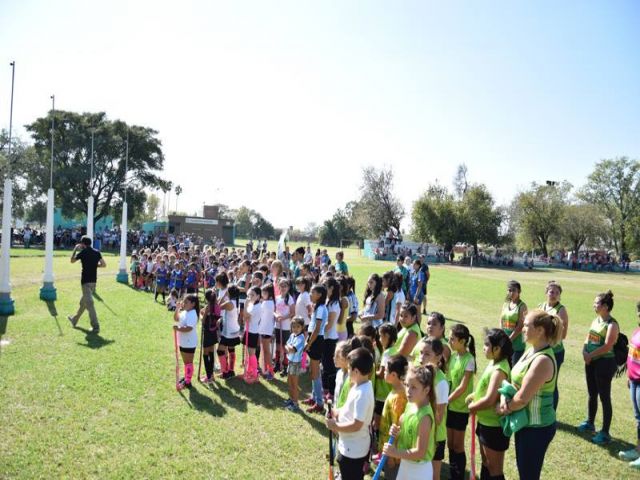García Aresca participó de la apertura de un nuevo campeonato de la Liga de Hockey 