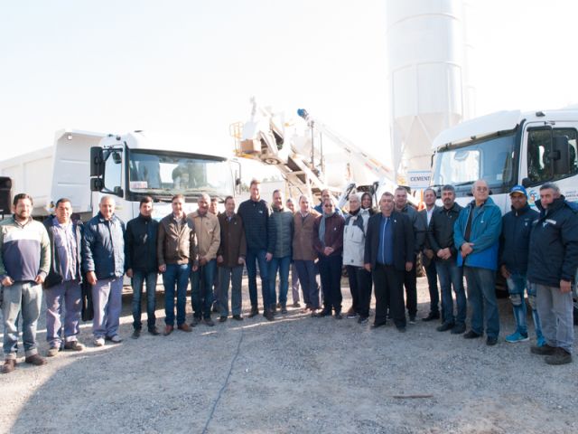 El intendente García Aresca entregó nuevas maquinarias para la Planta Hormigonera Municipal 