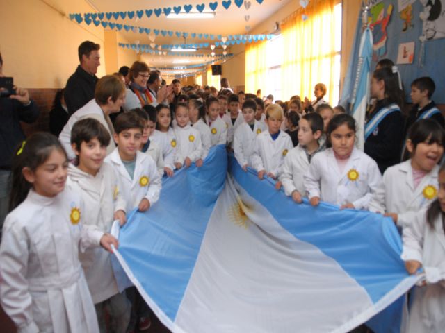 Escuela Hipólito Bouchard: García Aresca anunció nuevo patio cubierto para la institución 
