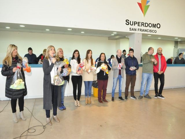 Con entrega de juguetes culminó la campaña De corazón para los niños