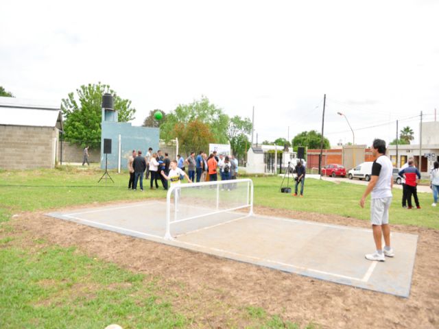 Quedó inaugurado el Paseo Belgrano en barrio Sarmiento