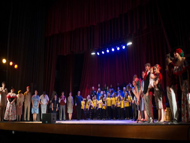 El Ballet Patria y el Coro de Niños Cantores compartieron su noche de gala 