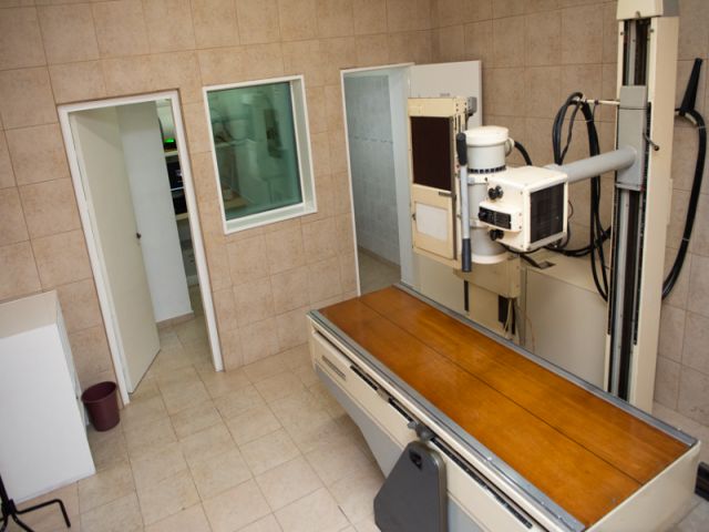 García Aresca inauguró una nueva sala de rayos X