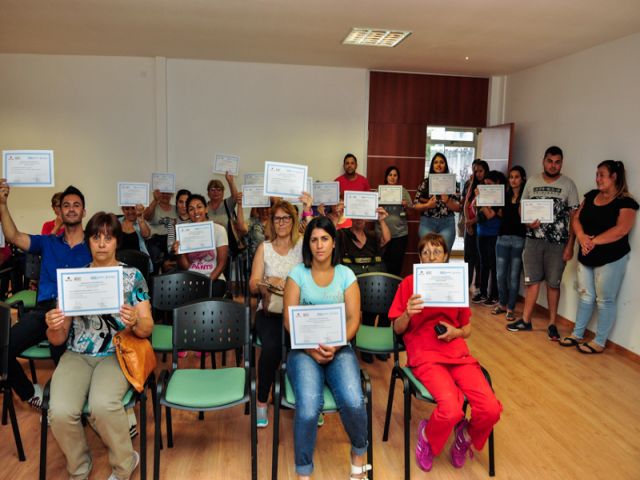 El municipio entregó 28 microcréditos con destino libre 
