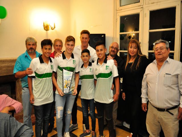 La Liga Juvenil de Fútbol despidió el año