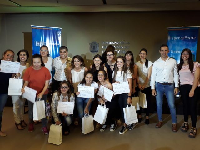 Fueron entregados los certificados del Proyecto TecnoFem
