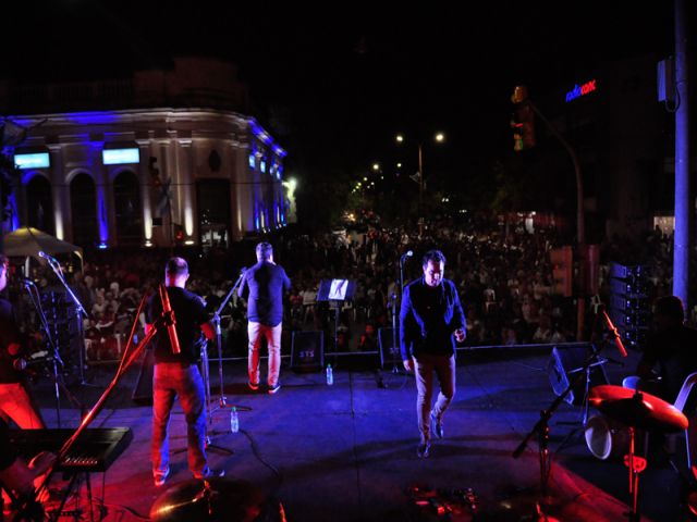 Con dos noches a puro ritmo y baile se realizó La Peatonal San Francisco 2019