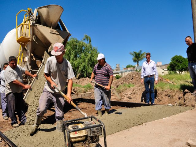 García Aresca supervisó tareas de homigonado en la ciudad