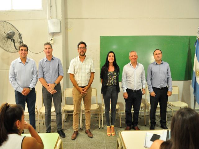 Comenzaron los cursos de ingreso para las carreras de Lic. en Administración y Diseño Industrial en el Cres