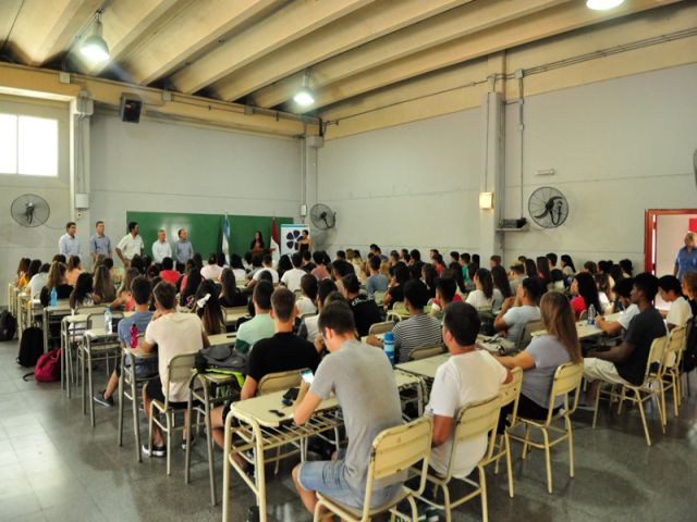 Comenzaron los cursos de ingreso para las carreras de Lic. en Administración y Diseño Industrial en el Cres