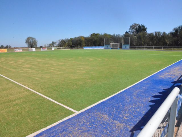 Quedó inaugurada la cancha de hockey de césped sintético del San Francisco Rugby Club