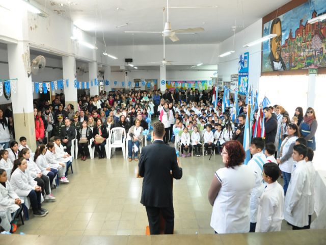 Se llevó a cabo el acto oficial por el Día de la Bandera