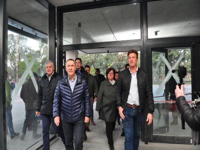 El gobernador Schiaretti recorrió la obra de la Tecnoteca junto al intendente García Aresca