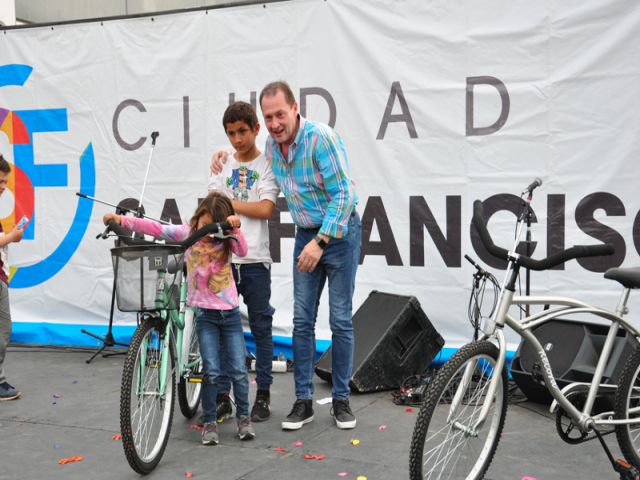 Alrededor de 10 mil personas presentes en el festejo del Día del Niño