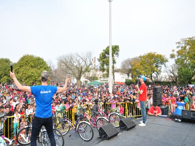 Alrededor de 10 mil personas presentes en el festejo del Día del Niño