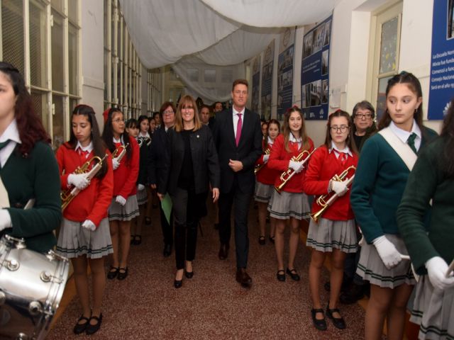 García Aresca participó del acto del Día del Maestro en la Escuela Normal