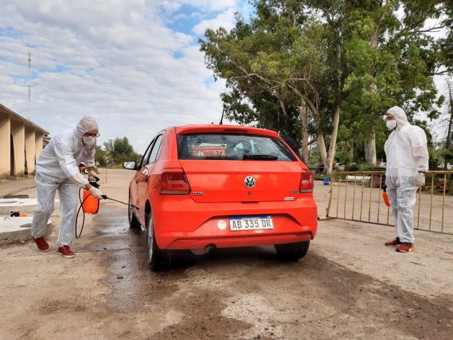 Continúa la desinfección obligatoria para, taxis, remises y deliverys