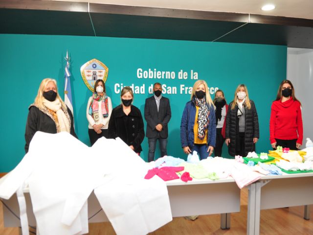 El Consejo Municipal de la Mujer entregó elementos confeccionados al Hospital Iturraspe