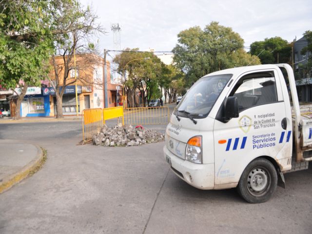 Mantenimiento y arreglo de adoquinado en el sector de la Terminal de Ómnibus 