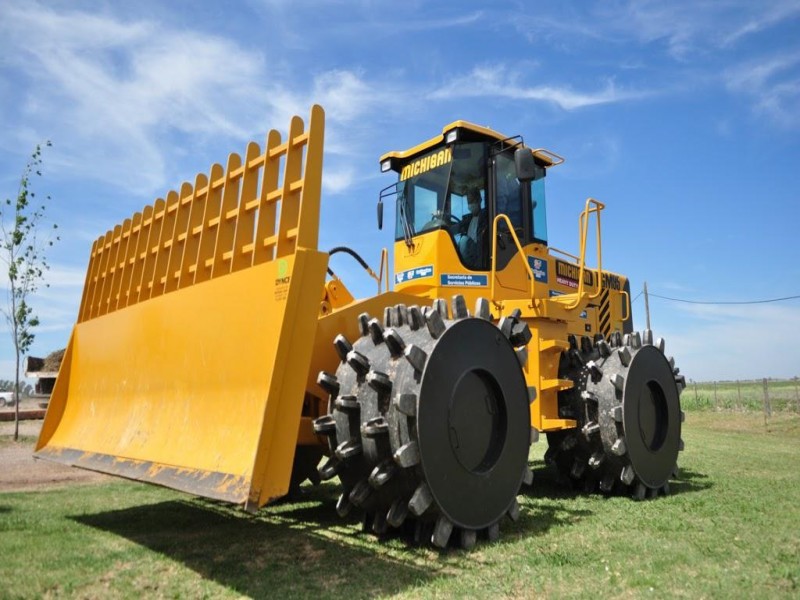 Nueva topadora se suma al parque automotor municipal