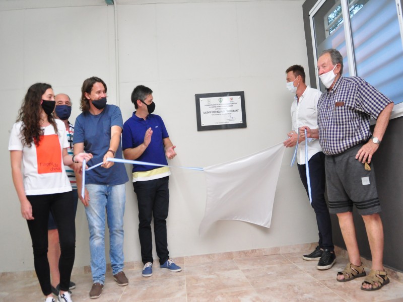 García Aresca participó de la inauguración del Salón de Usos Múltiples en barrio Maipú