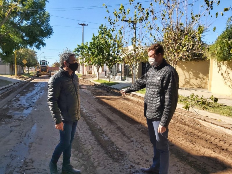 Avanza a buen ritmo la pavimentación en barrio Independencia