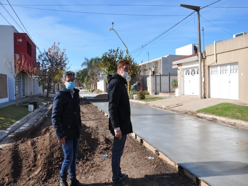 Se completó el trabajo de pavimentación de la calle Independencia Norte