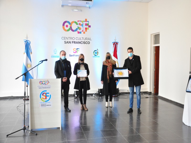 Distinción Manuel Belgrano: entrega simbólica del reconocimiento a abanderados y escoltas de la ciudad