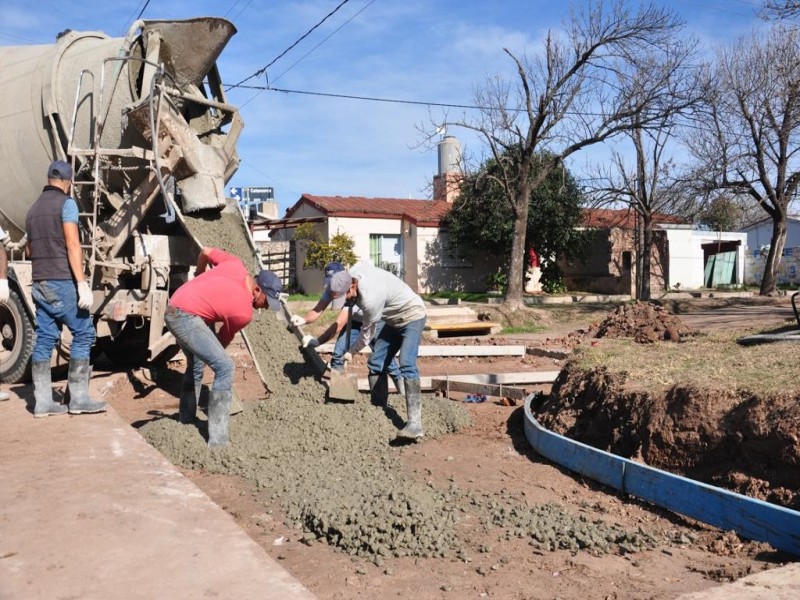 Se ejecuta cordón cuenta en un sector de barrio Bouchard