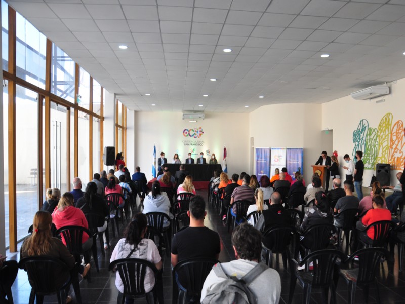 97 vecinos de nuestra ciudad recibieron microcréditos Banco de la Gente