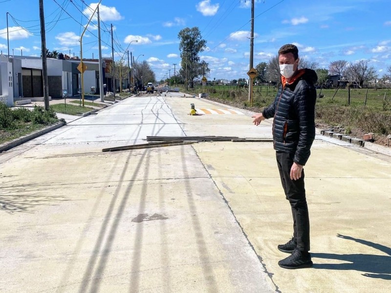 A buen ritmo avanza la pavimentación en Bº 20 de Junio