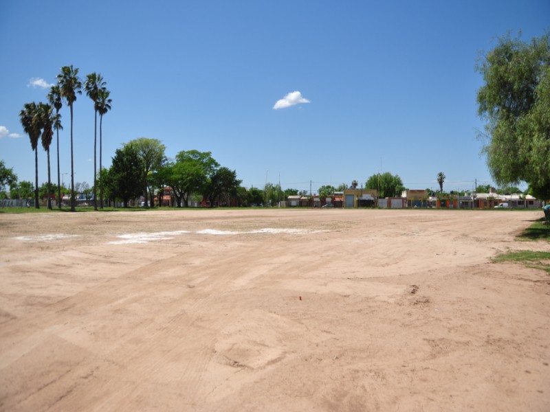 El Polideportivo Municipal se prepara para recibir el verano 