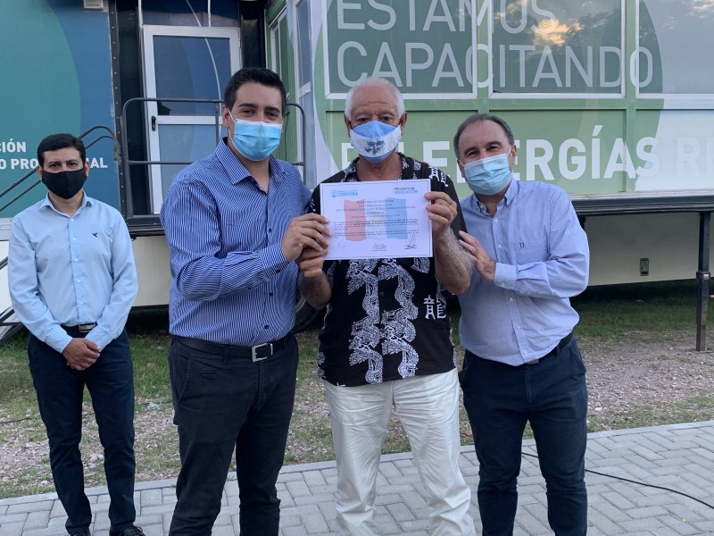 Entregaron certificados a quienes se capacitaron sobre Energías Renovables