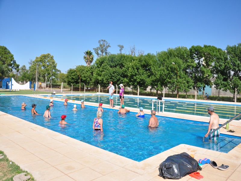 Debutó la Escuela Municipal de Verano para Adultos Mayores