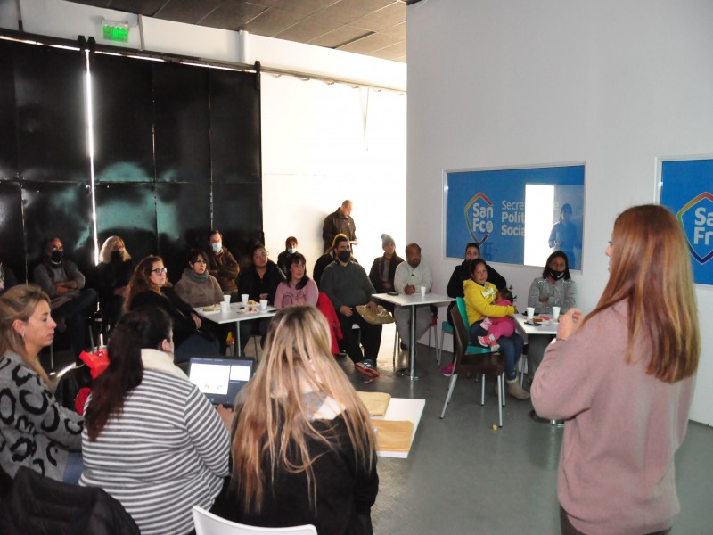 Comedores y Merenderos de la ciudad recibieron capacitación sobre Buenas Prácticas Alimentarias