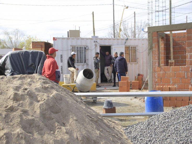 Avanza la construcción del Centro Deportivo, Recreativo y Social en barrio Parque
