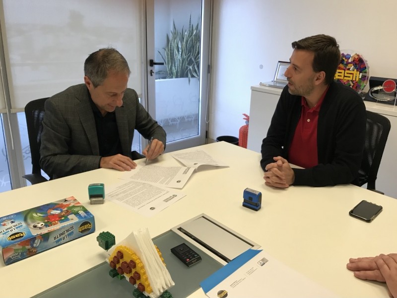 El municipio continuará equipando Tecnoteca con kits de la reconocida firma Juguetes Rasti S.A. 