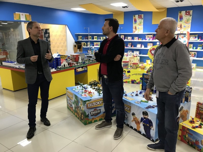 El municipio continuará equipando Tecnoteca con kits de la reconocida firma Juguetes Rasti S.A. 