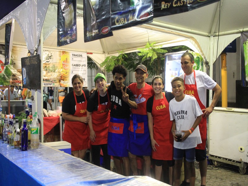 Exitosa primera noche de la Peatonal de la 25
